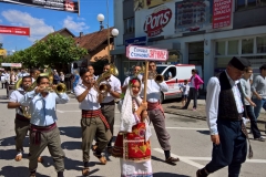 Parade_Guca05