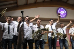 guca_2010_trumpet_wisitors_001